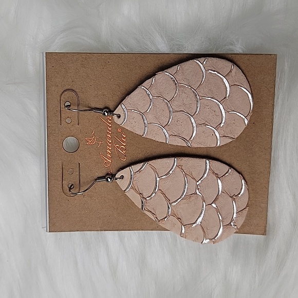 NEW Light Pink Teardrop Fish Scale Embossed Earrings - Picture 1 of 4